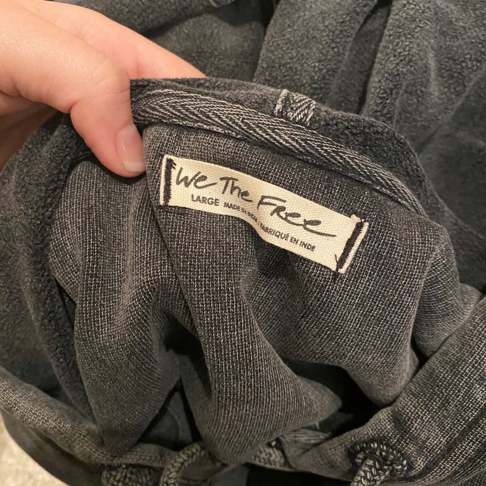 βοΈ WE THE FREE Sunny Side Pullover sz L - Picture 4 of 8